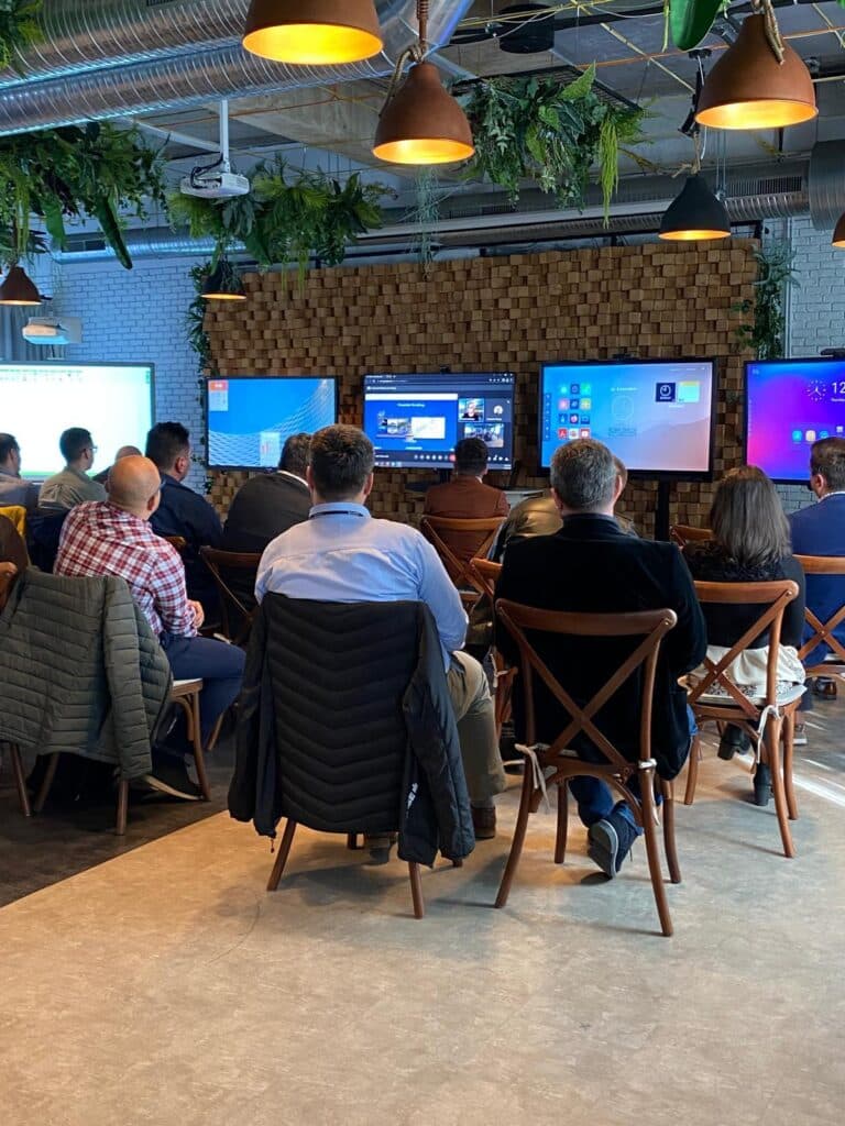 Cum sa alegi spatiul potrivit eveniment corporate, https://spatiulversatil.ro/servicii/spatiu-evenimente-corporate/
